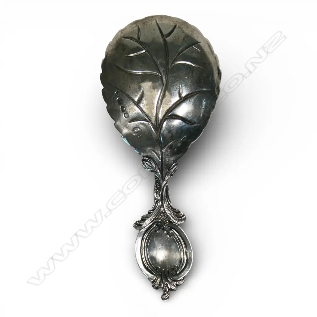 A Victorian leaf form silver caddy spoon, Image 1++