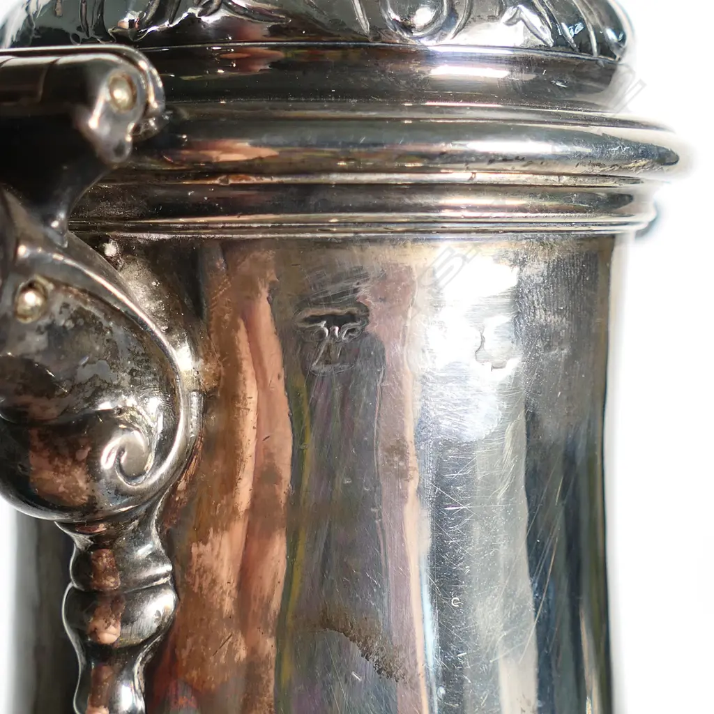 A George II silver coffee pot, Image 1++