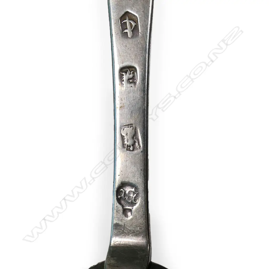 William III silver dog nose spoon, Image 1++