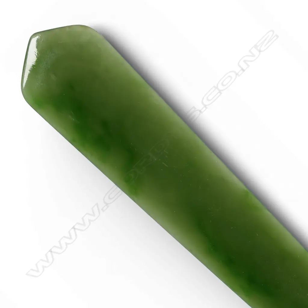 An early 20thC pounamu and silver page turner, Image 1++