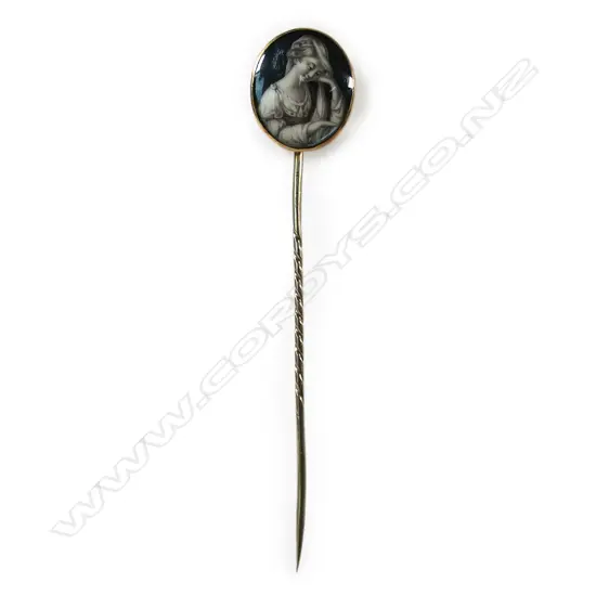 An 18ct gold framed mourning stick pin,