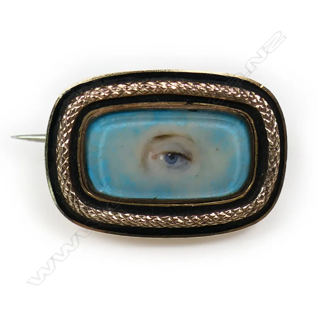 A rare 10ct gold framed Georgian eye miniature brooch, Image 1++