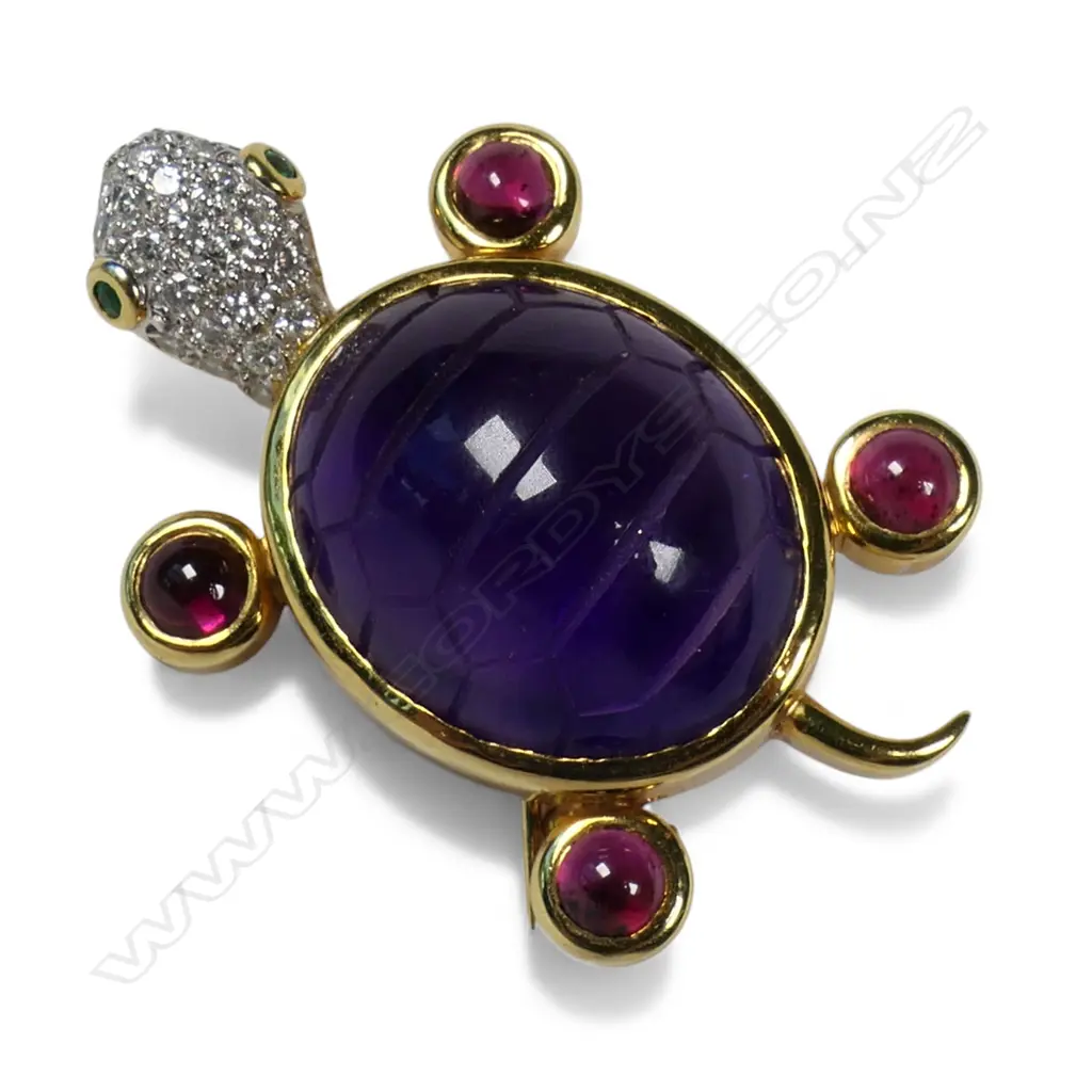 An 18ct gold and gemstone set tortoise brooch, Image 1++