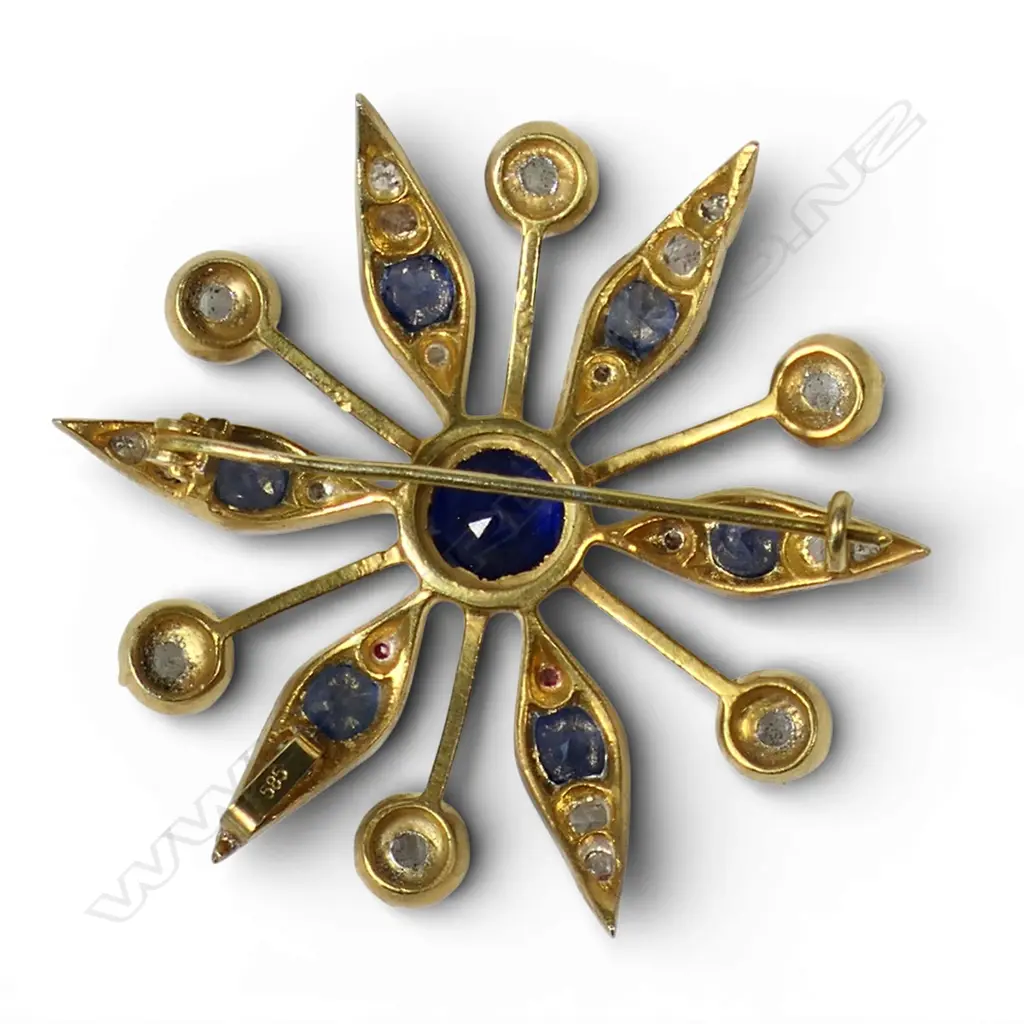 A silver gilt antique style diamond and gemstone brooch, Image 1++