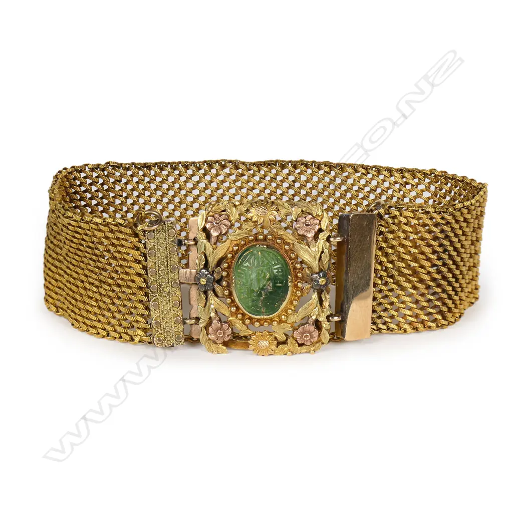 A Victorian 9ct gold and hardstone scarab beetle bracelet, Image 1++