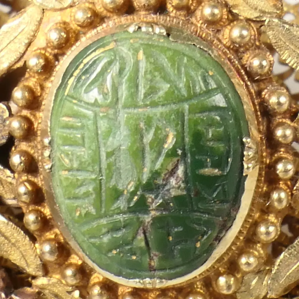 A Victorian 9ct gold and hardstone scarab beetle bracelet, Image 1++