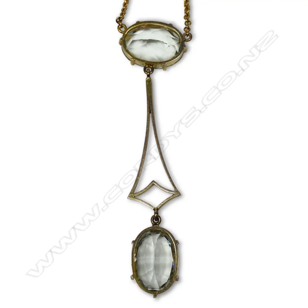 An elegant Edwardian 9ct gold and aquamarine pendant necklace, Image 1++