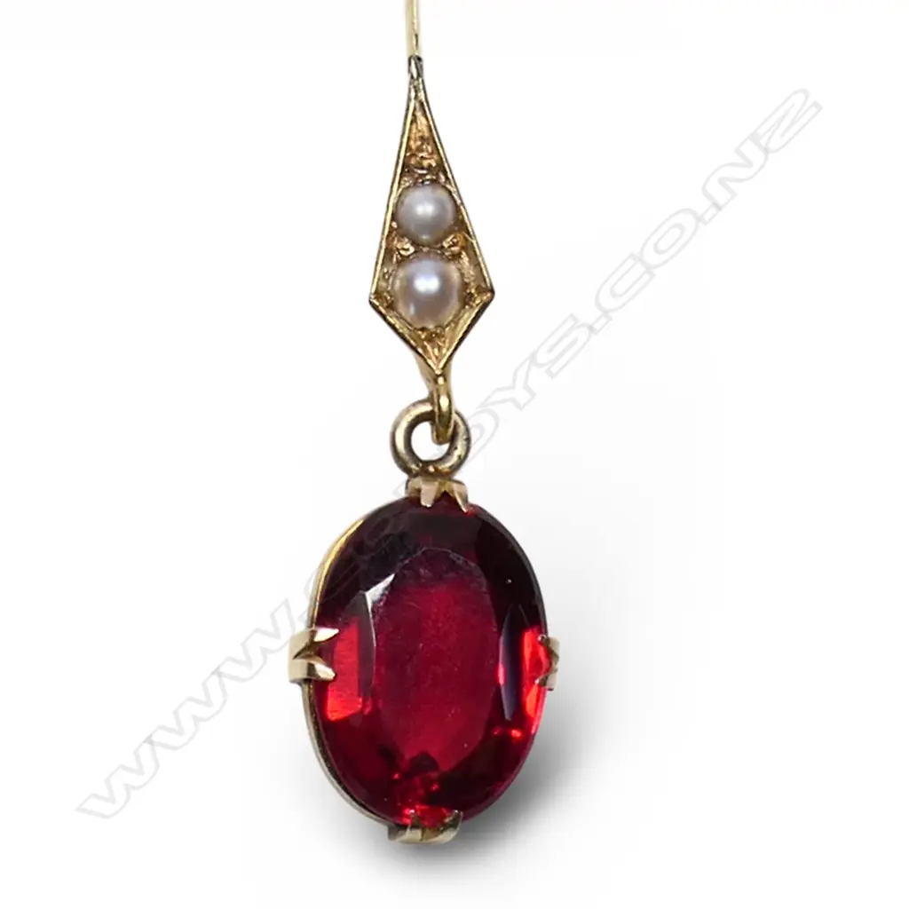 An Edwardian 9ct gold and synthetic ruby and pearl necklace, Image 1++