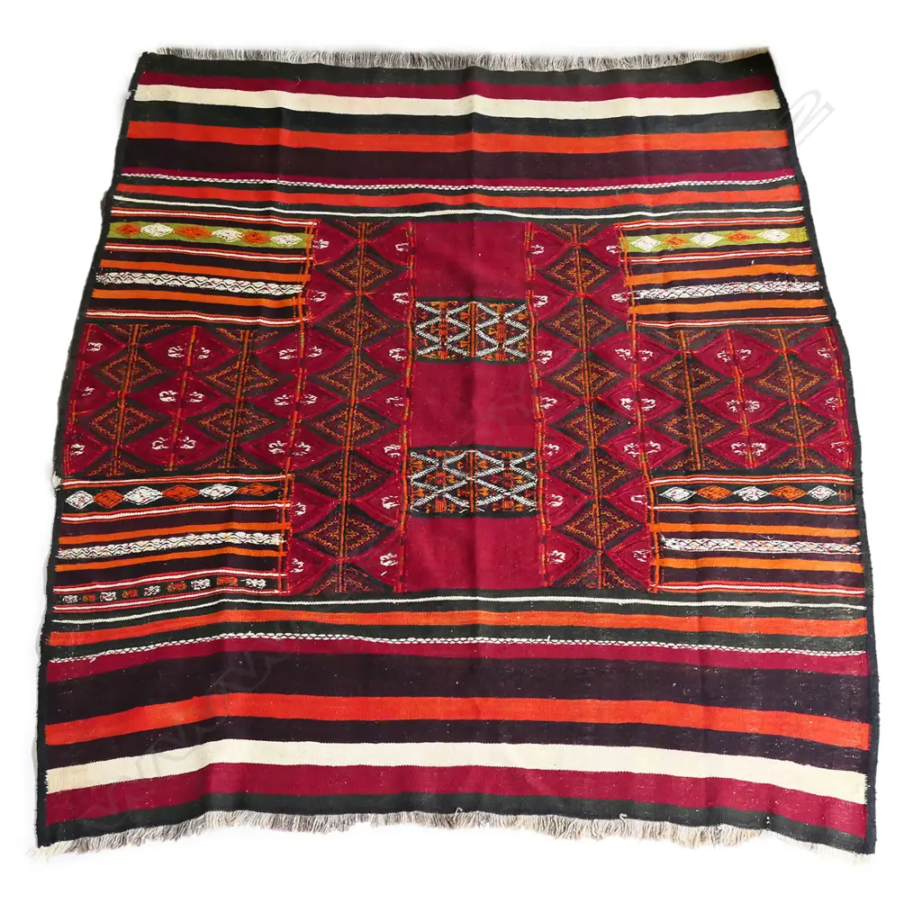 An early 20thC Qashquai flatweave rug, Image 1++