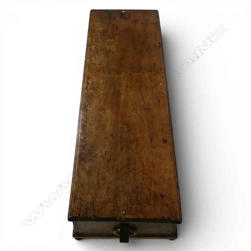 An 18thC French fruit wood gun box, Image 1++