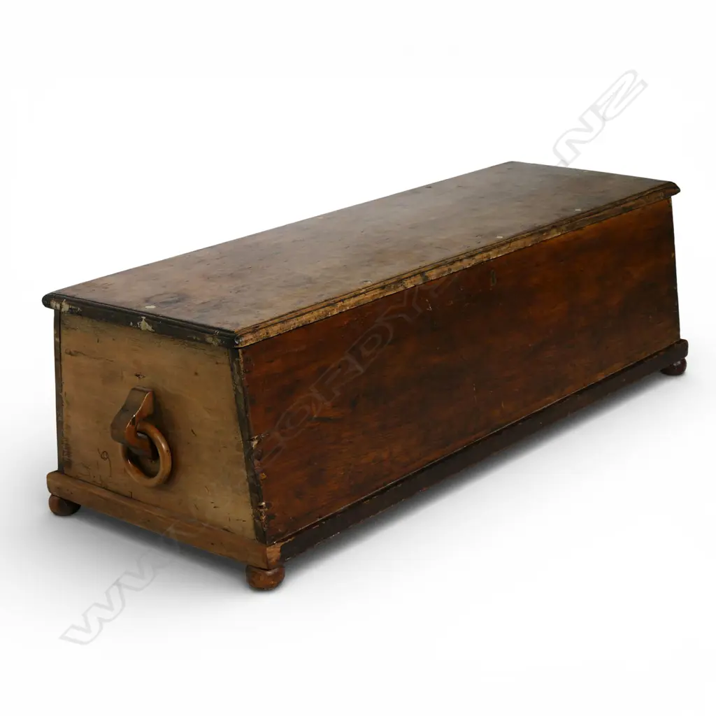 An 18thC French fruit wood gun box, Image 1++