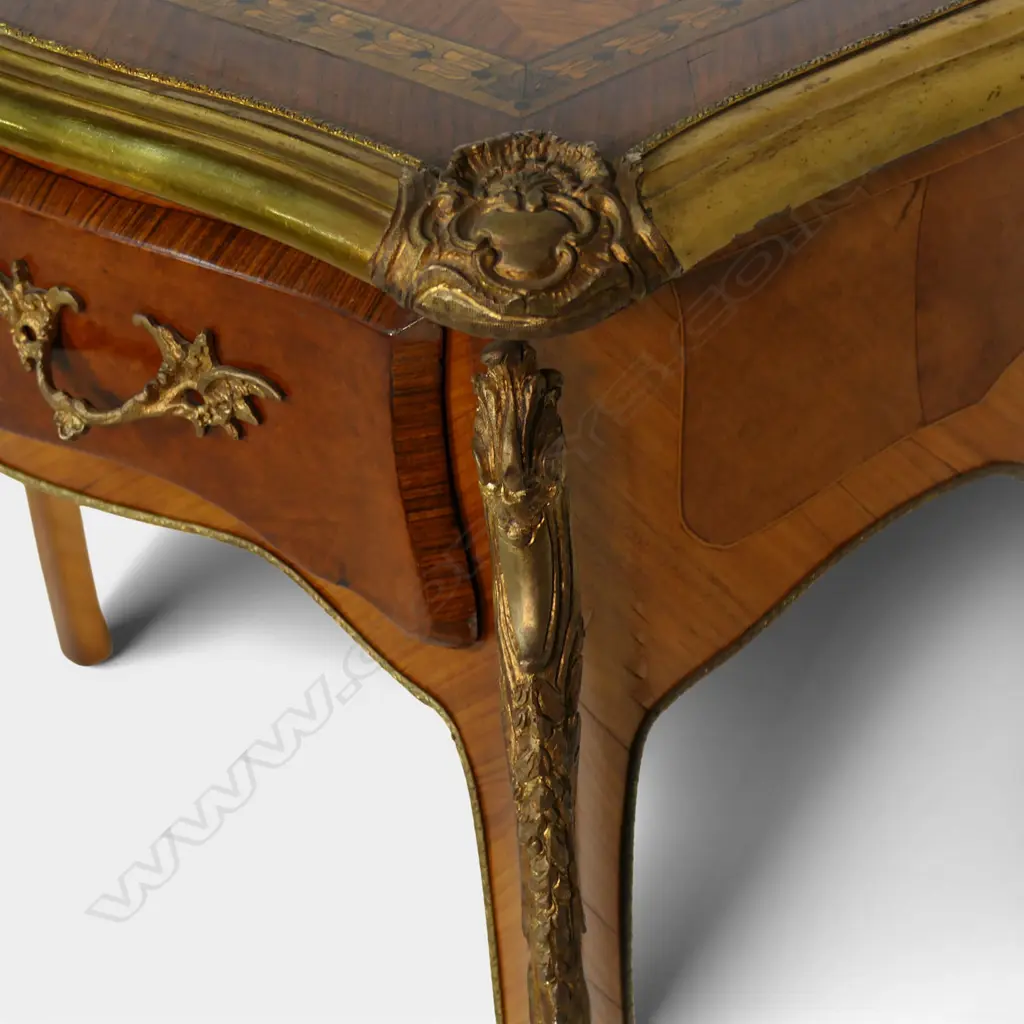 A French kingwood parquetry desk, Image 1++