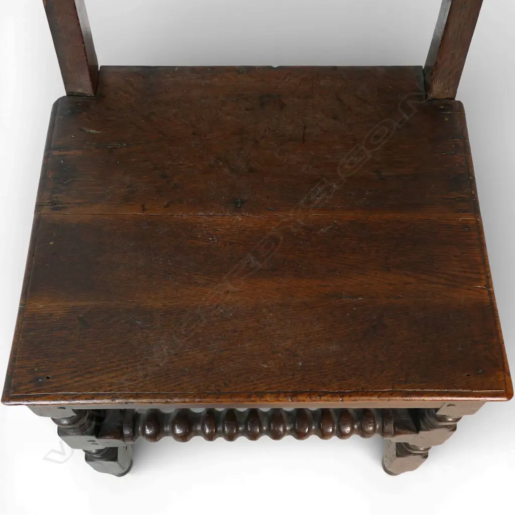 A Georgian oak country house chair, Image 1++
