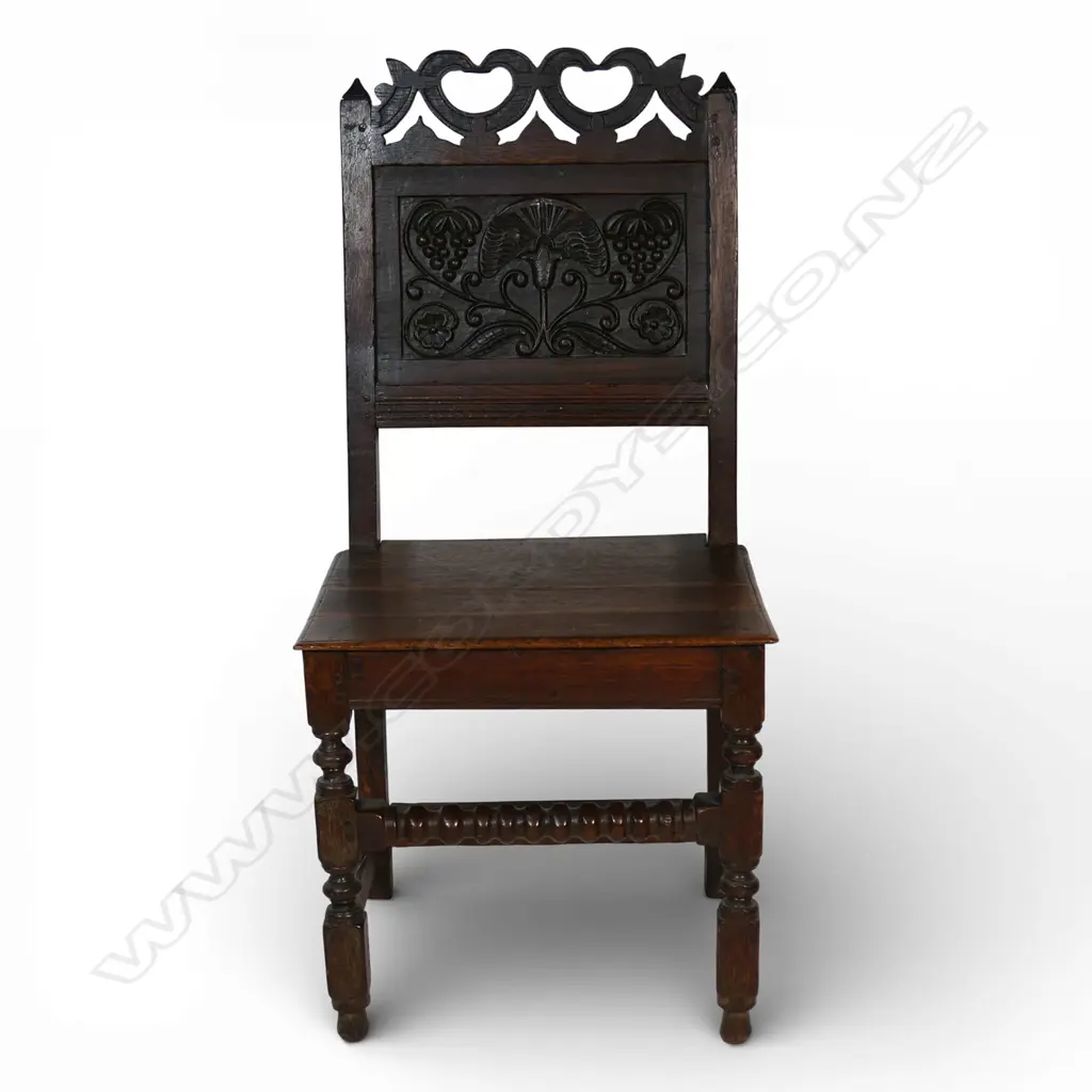 A Georgian oak country house chair, Image 1++