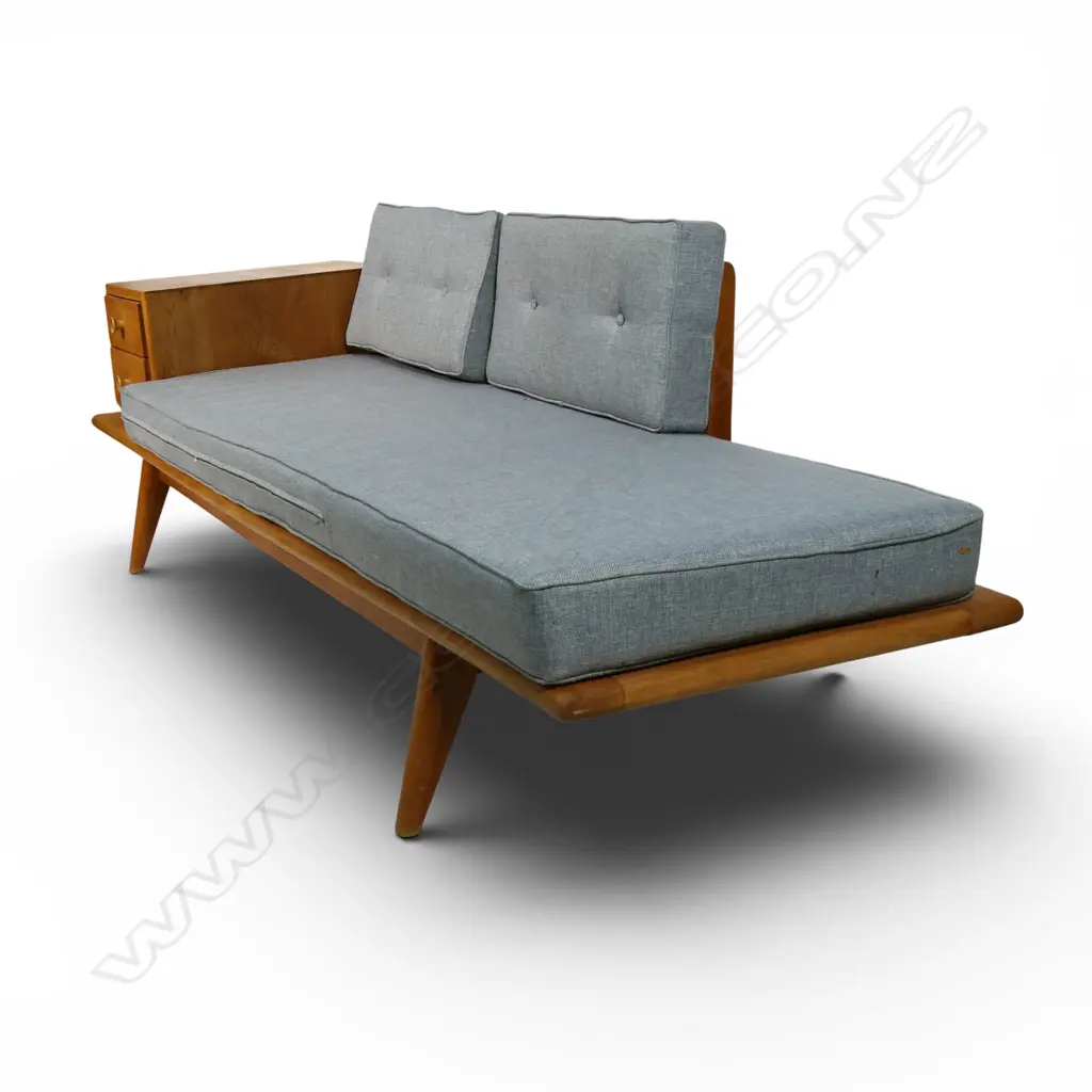 A 1950s blond oak daybed/sofa, Image 1++