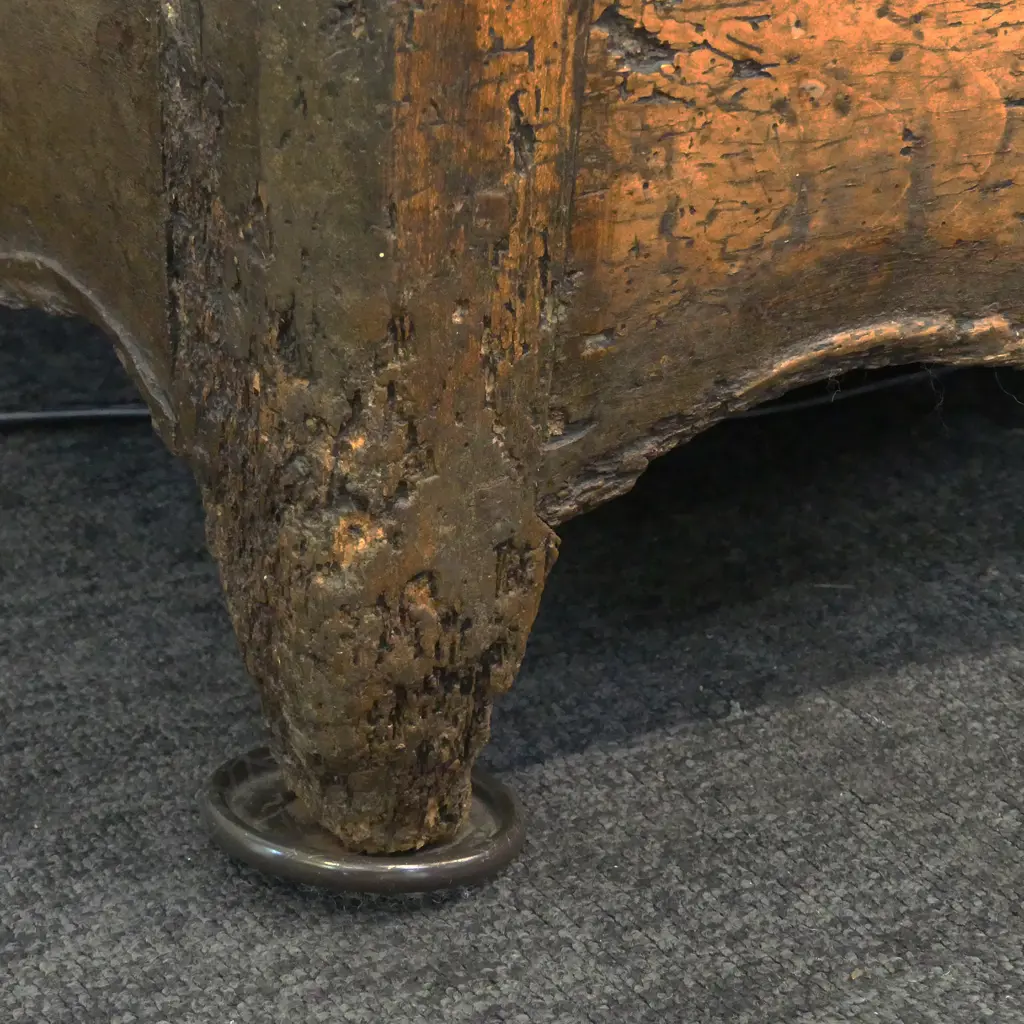 A good early 19thC French walnut armoire, Image 1++