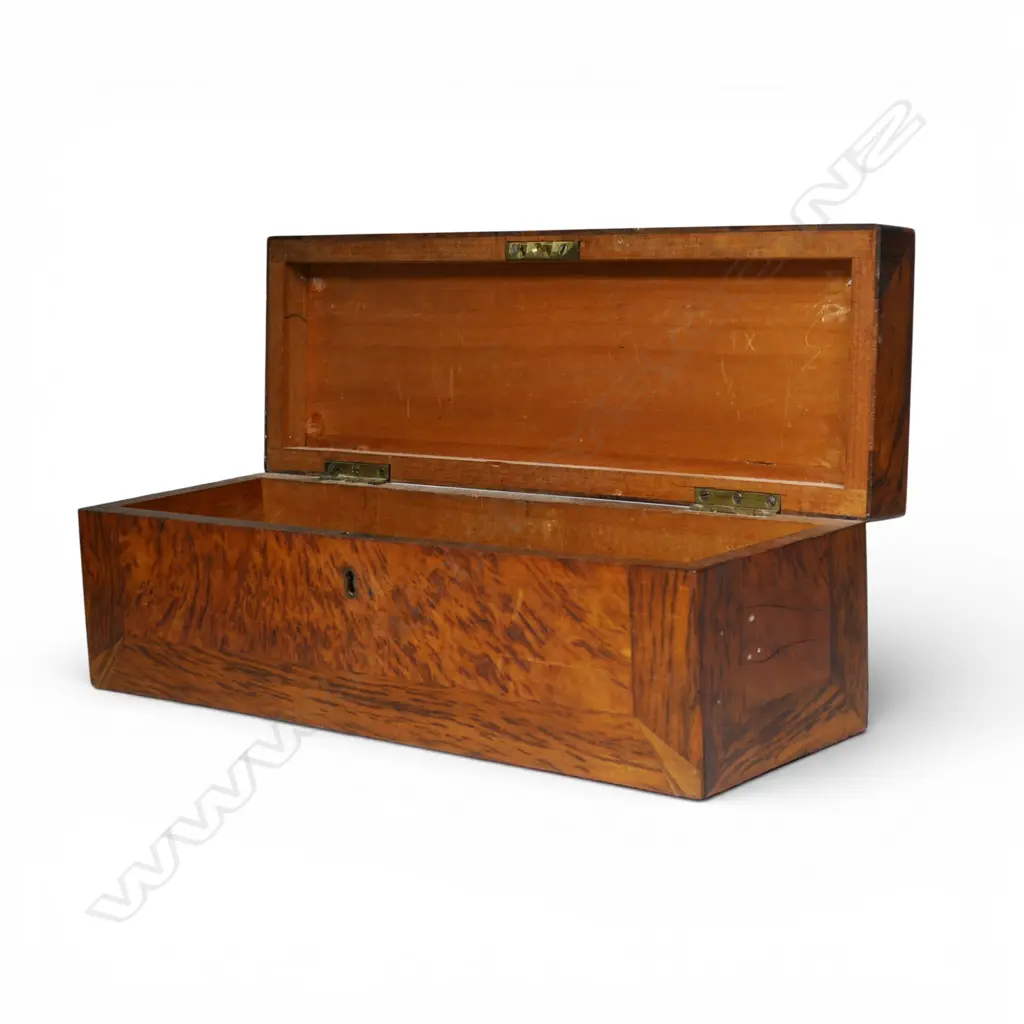 A good late 19thC NZ woods cross banded hinge lidded box, Image 1++