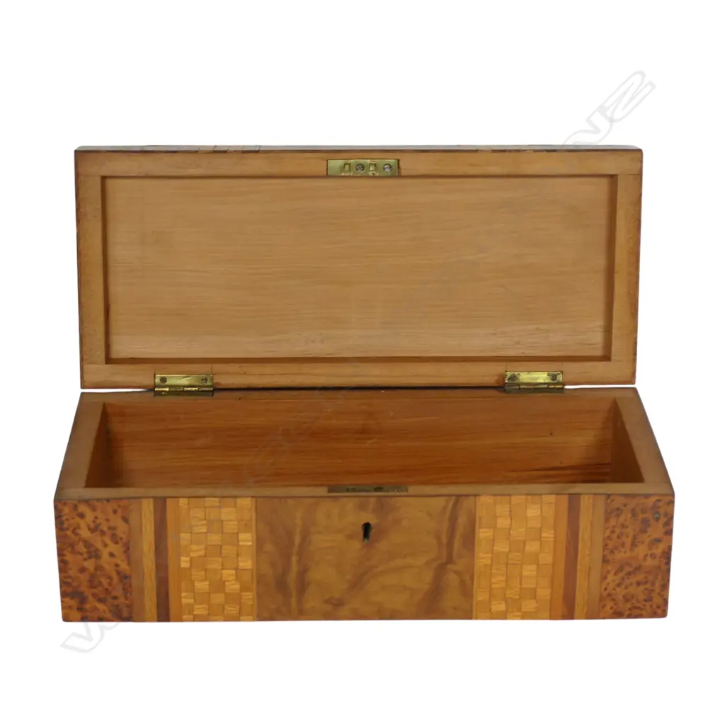 A quality late c1900 New Zealand woods inlaid glove box, Image 1++