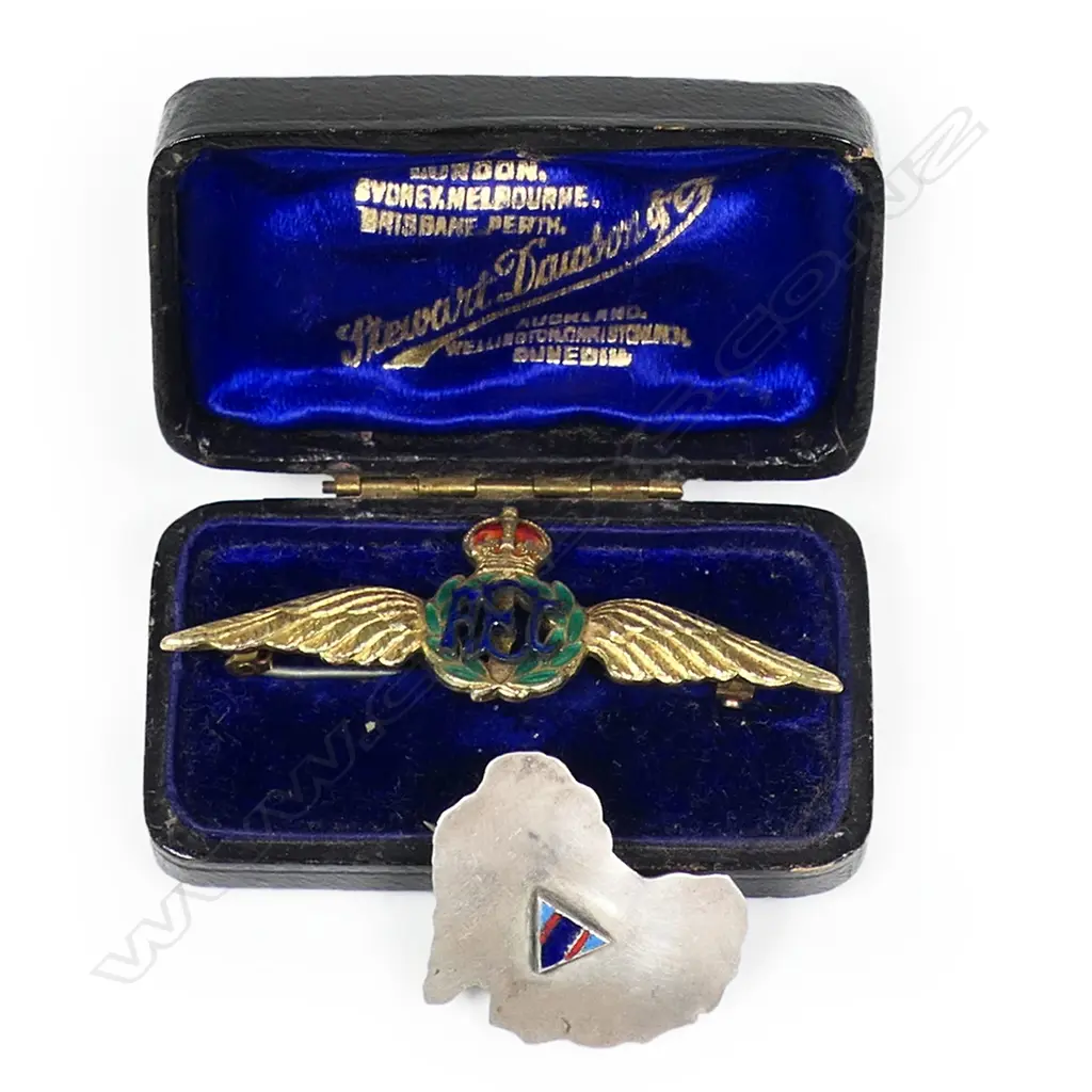Two WWI Australian Flying Corps brooches, Image 1++