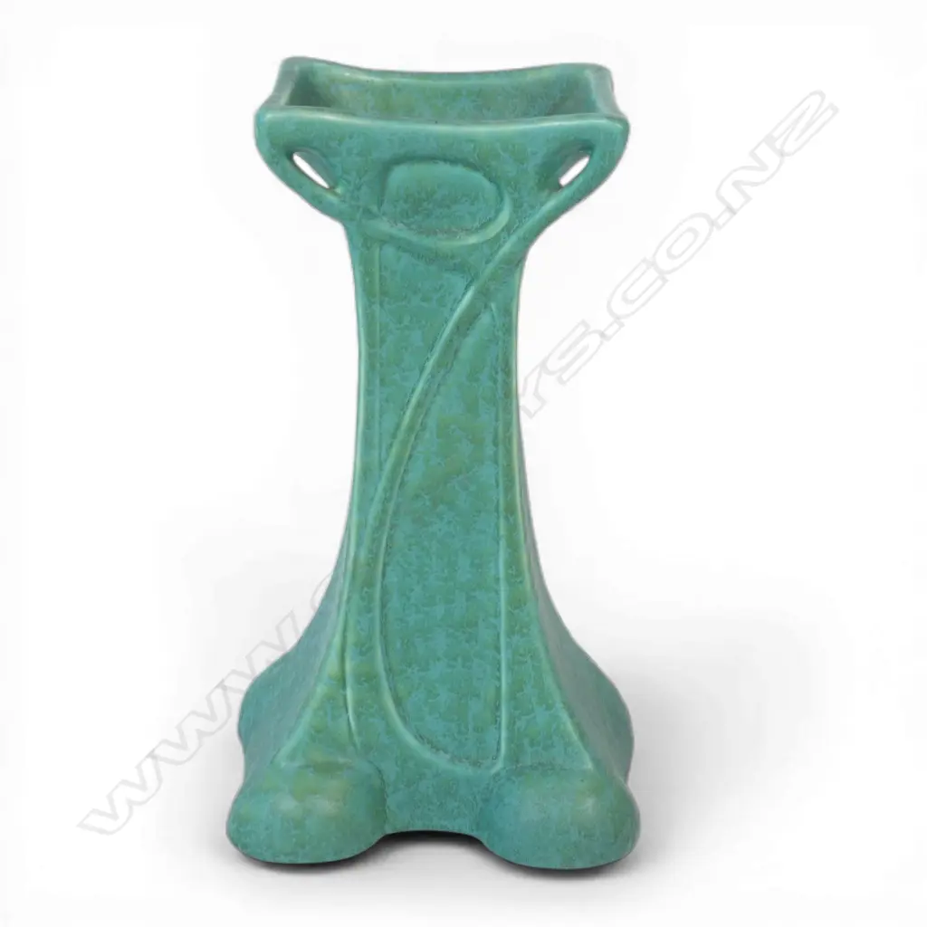 A Bretby Art Nouveau studio vase, Image 1++