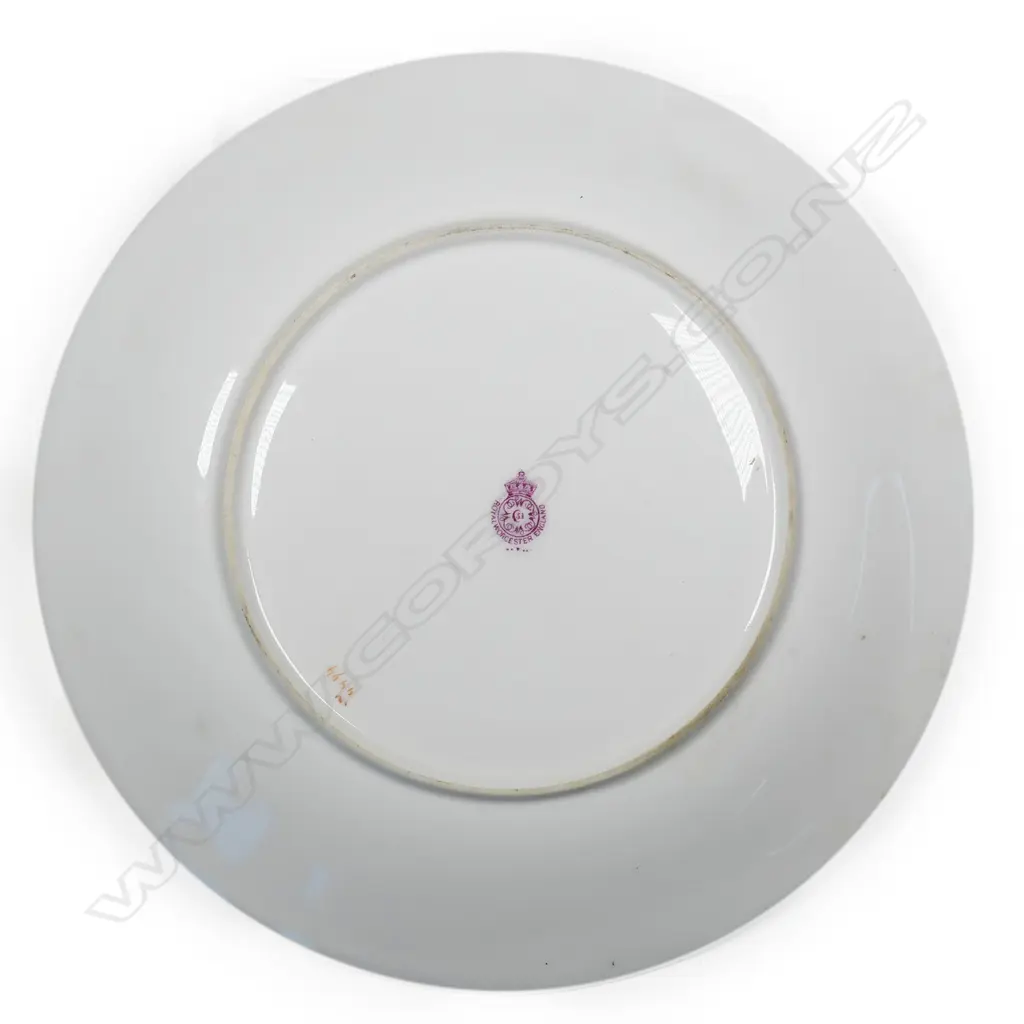A Royal Worcester Stinton highland cattle plate, Image 1++