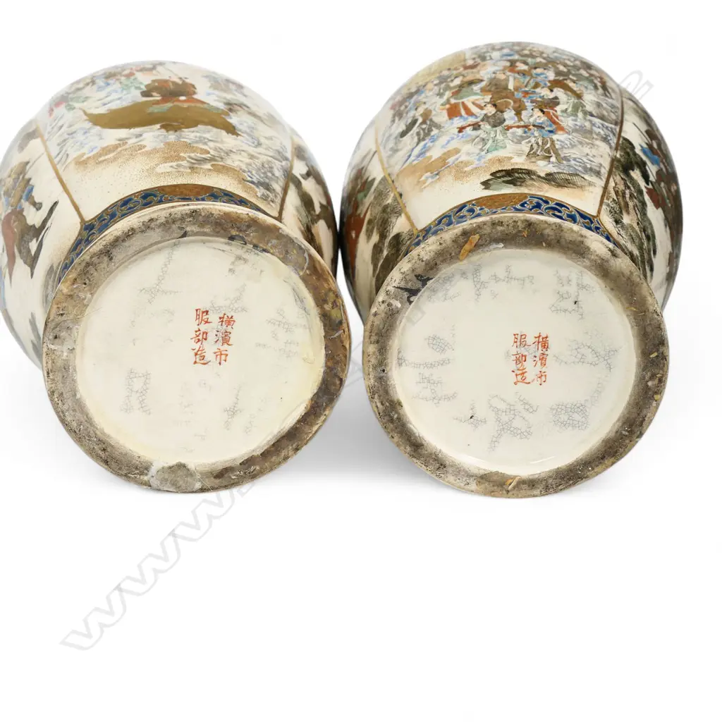 A pair of Meiji period Satsuma vases by Yokohama Hattori, Image 1++