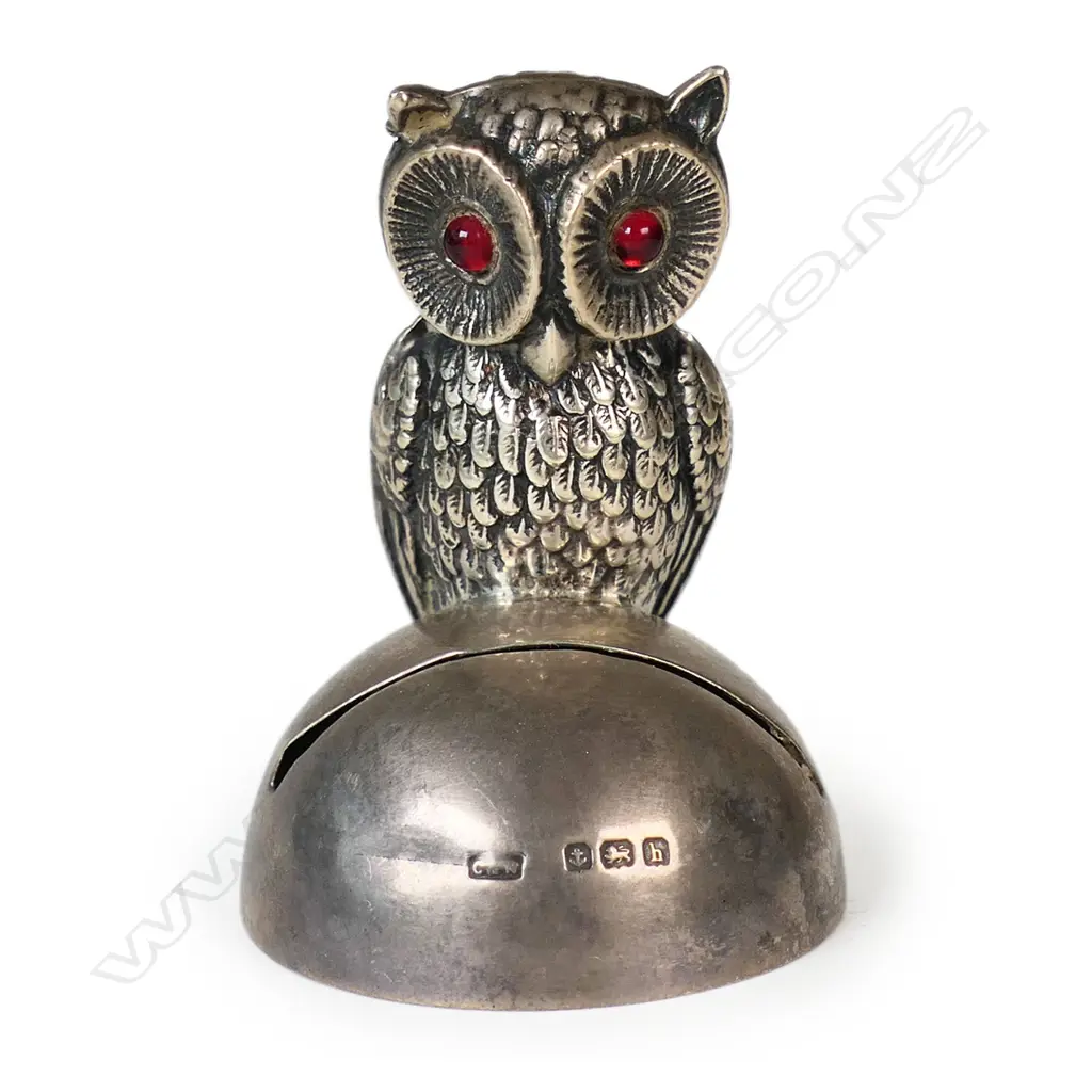 An Edwardian silver novelty owl name card holder, Image 1++