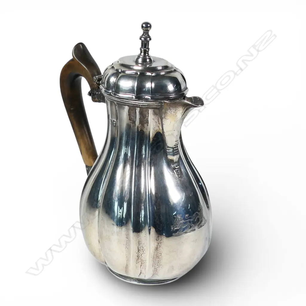 A Victorian silver hot chocolate pot, Image 1++