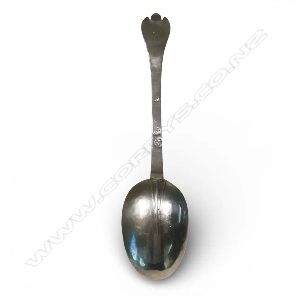 A James II silver trefid spoon, Image 1++
