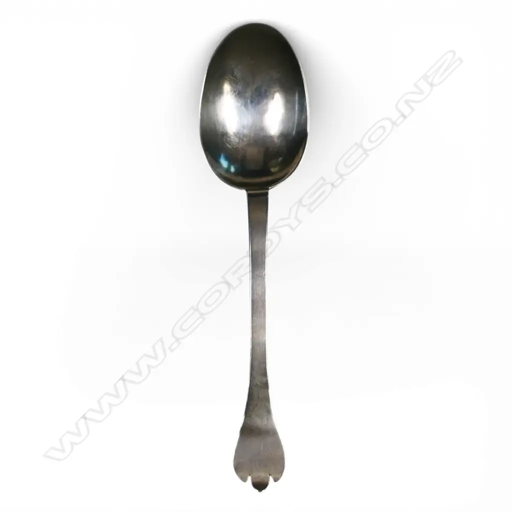 A James II silver trefid spoon, Image 1++
