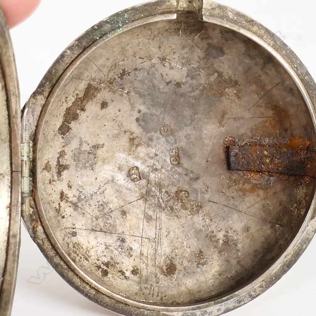 A George III silver cased pocket watch by Robert Davy of Norwich, Image 1++