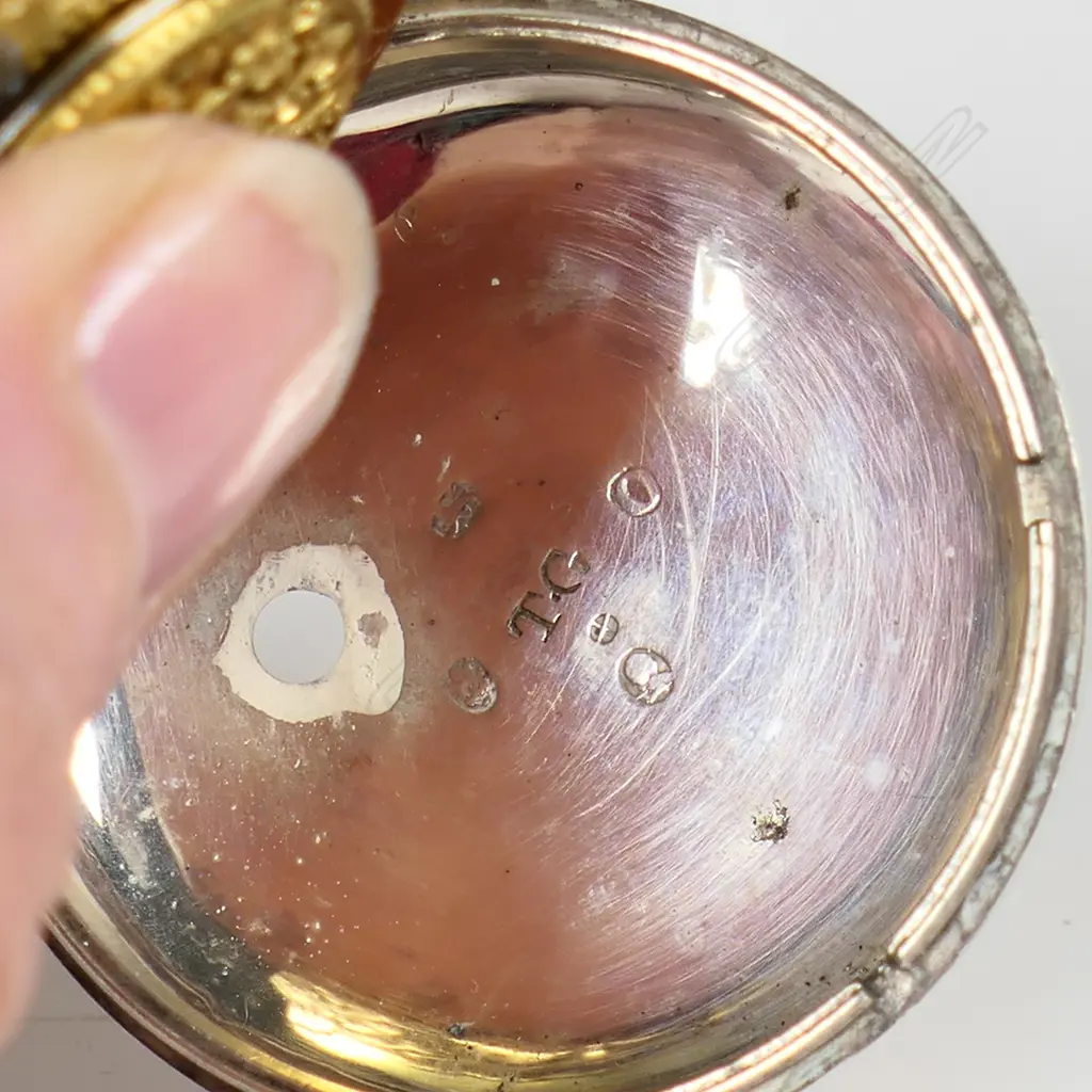 A George III silver cased pocket watch by Robert Davy of Norwich, Image 1++