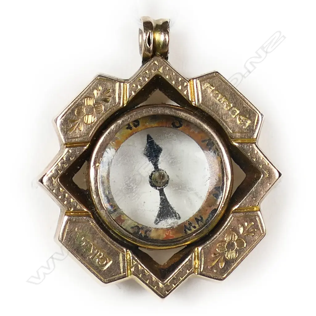 A c.1900 9ct gold compass fob, Image 1++