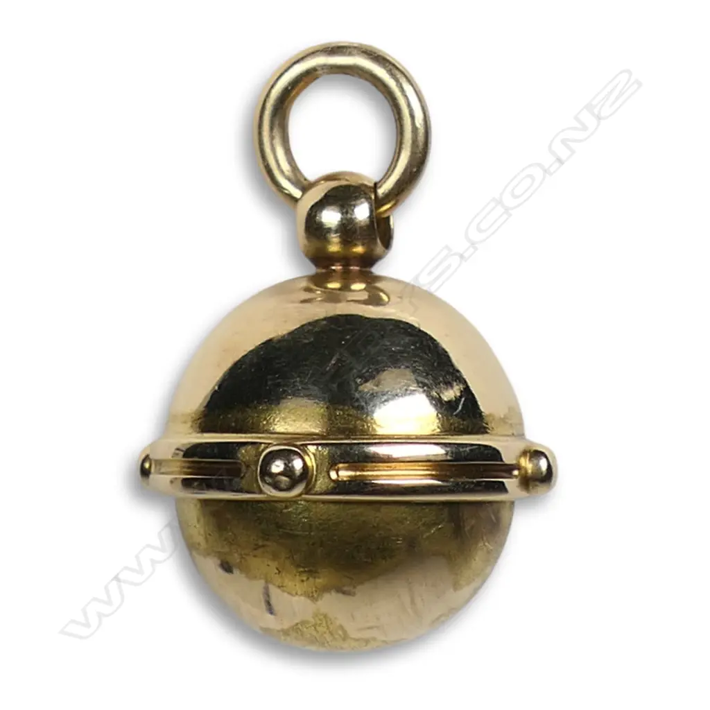 A c1900 15ct gold spherical compass fob, Image 1++