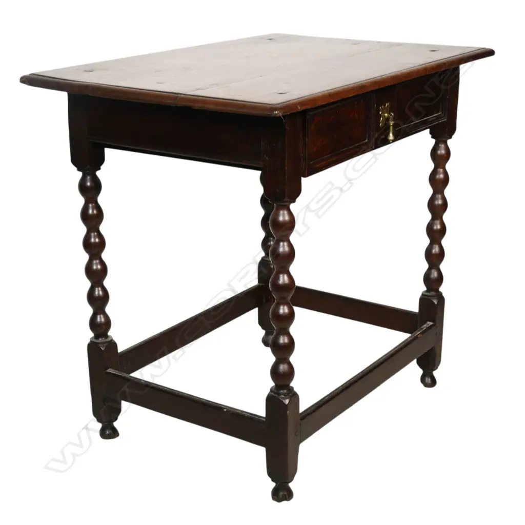 A good George III oak lowboy, Image 1++