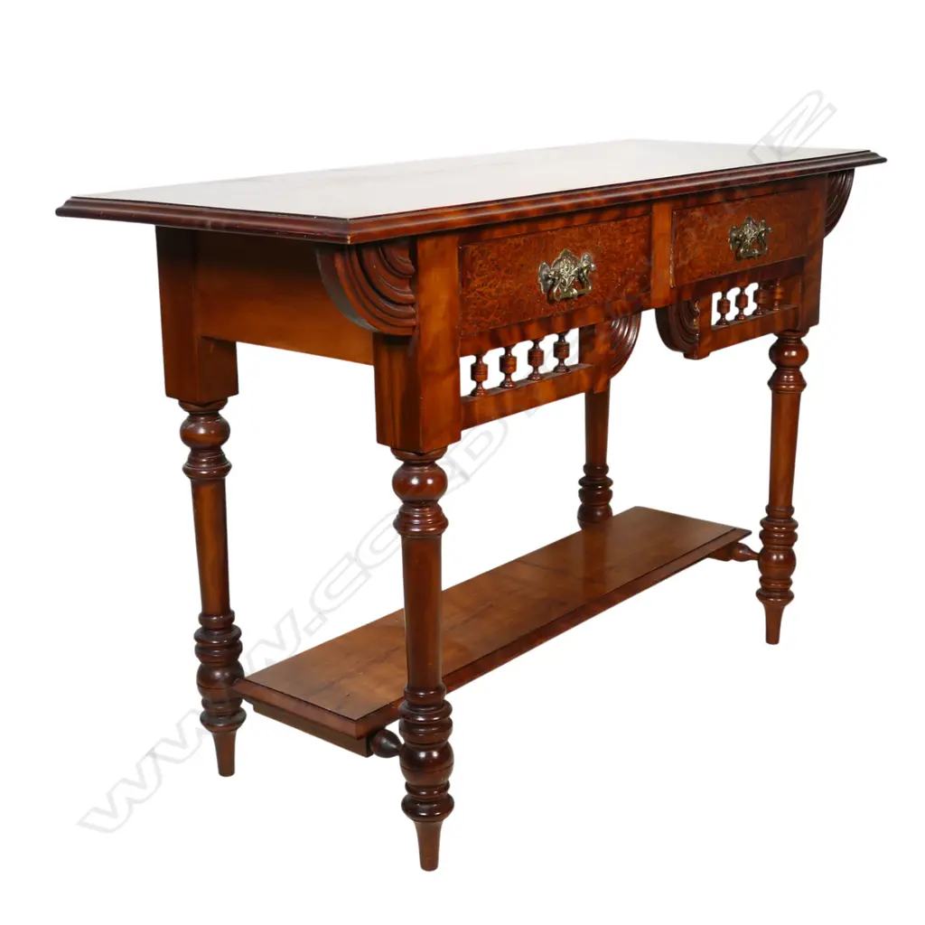 A good NZ colonial woods side table, Image 1++