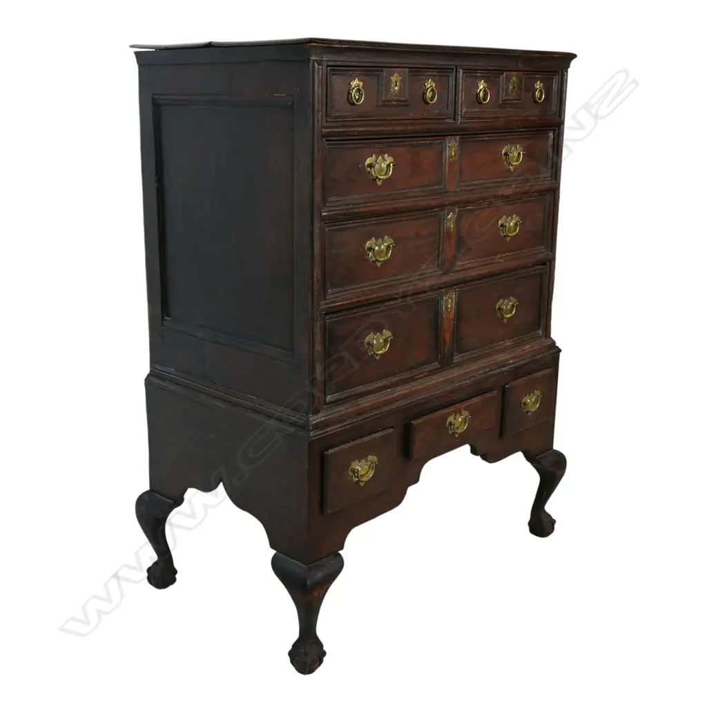 A George III or earlier chest on stand, Image 1++