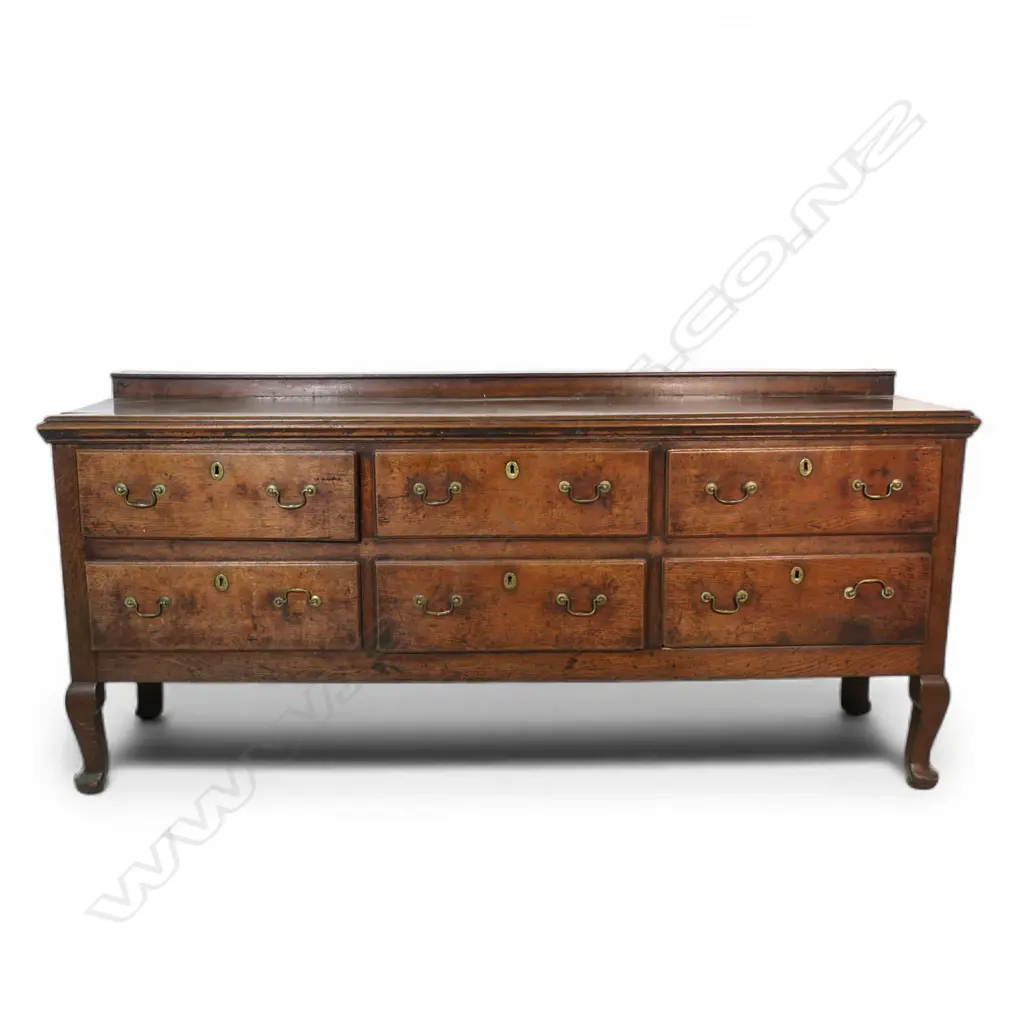 A George III country oak dresser base, Image 1++