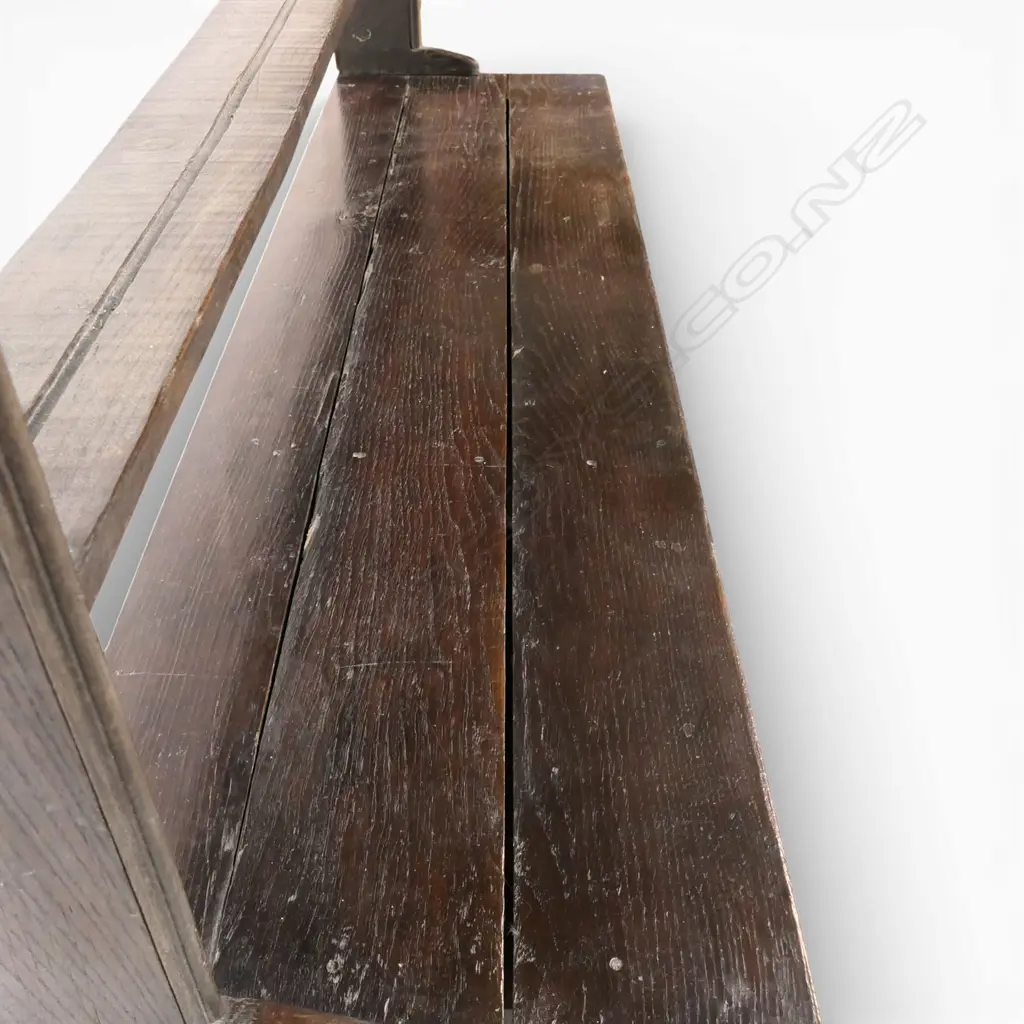 A 19thC/20thC country oak small proportion dresser, Image 1++