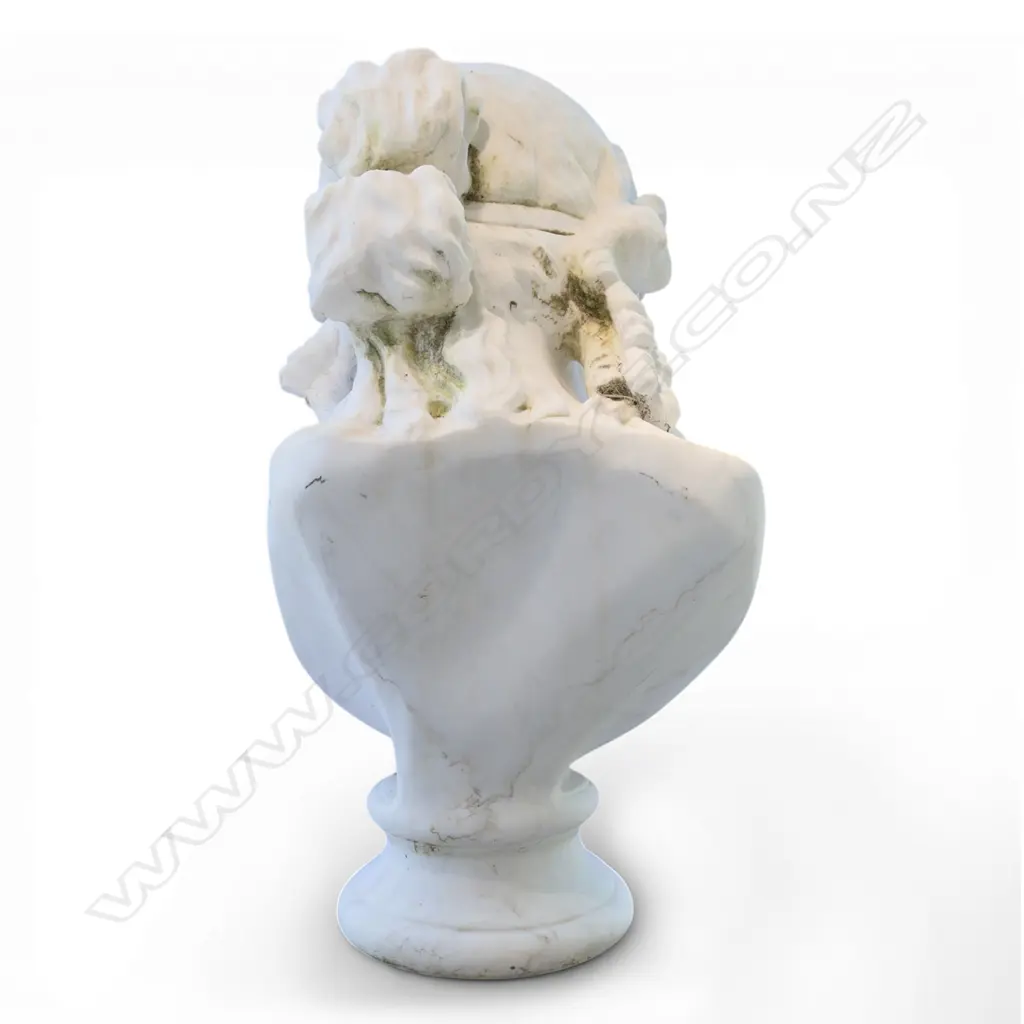 A large carved white marble bust representing  Ariadne, Image 1++