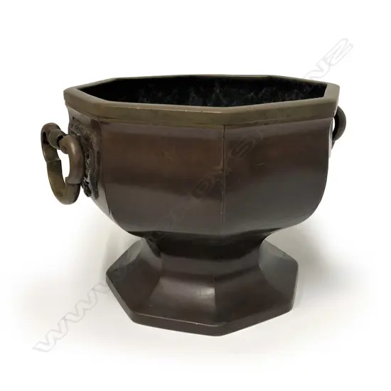 A Japanese Meiji bronze fire pot / jardiniere