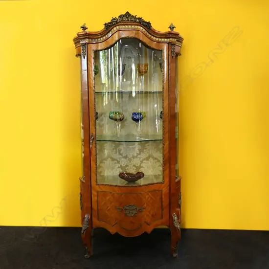 A French kingwood display vitrine,