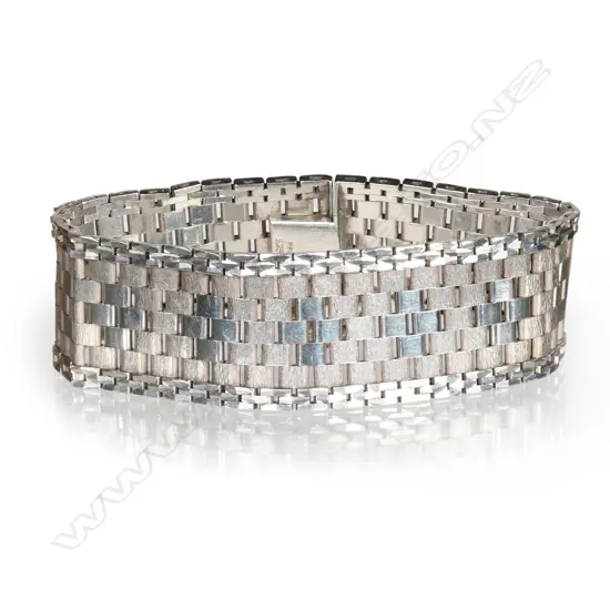 A vintage silver bracelet,