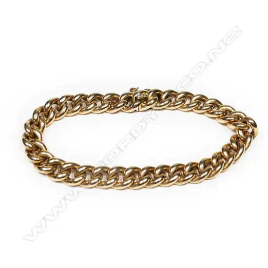 An early 20thC 15ct yellow gold curb link bracelet,