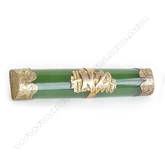 A good c1900 NZ pounamu and 9ct gold bar brooch,