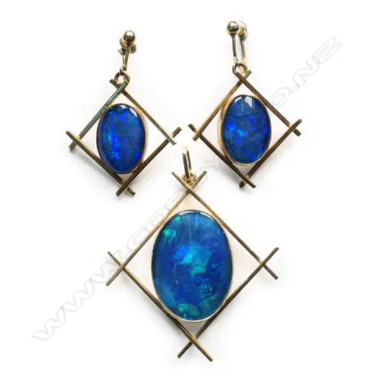 A stylish early 20thC 9ct yellow gold and opal pendant and earring set,