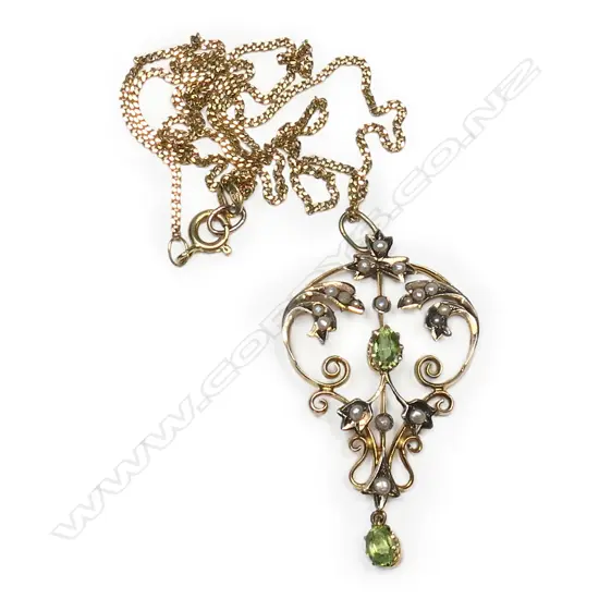 An Edwardian 9ct gold, peridot and pearl pendant,