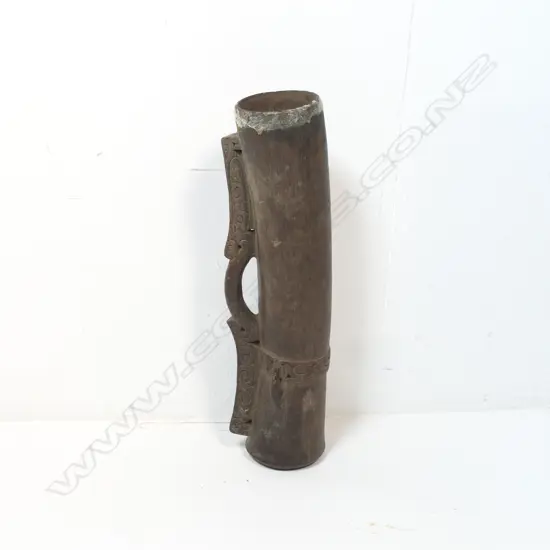 A Kundu finger drum,