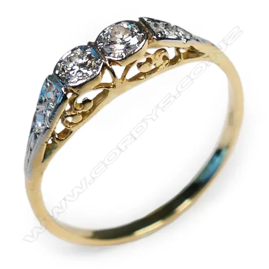 An 18ct gold and diamond estate ring,