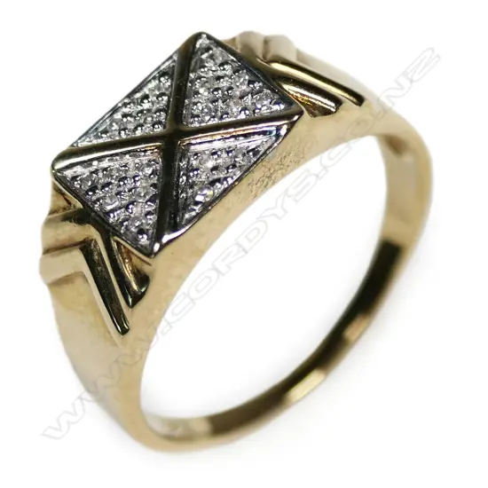 A 9ct gold and diamond gent's ring,